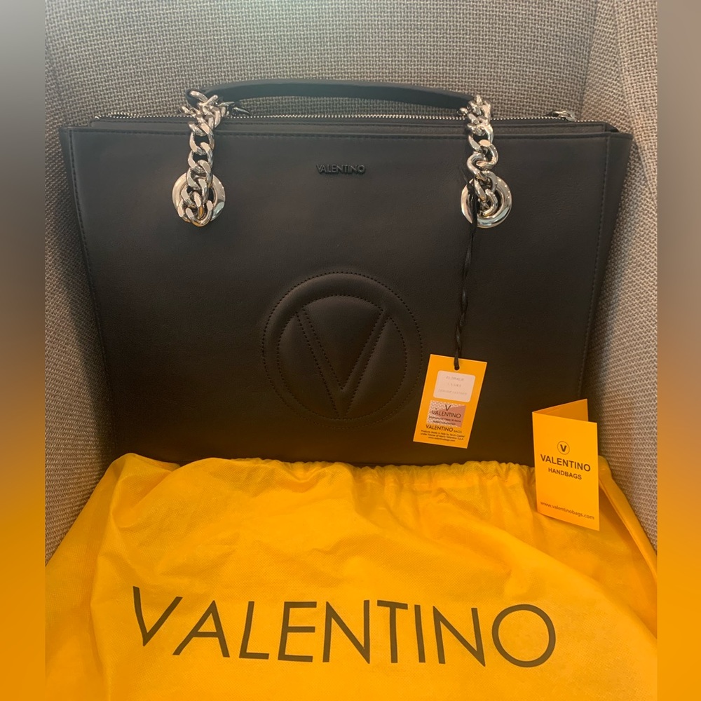 NWT Valentino By Mario Valentino Floralie Black Leather Logo Stamped Chain Purse